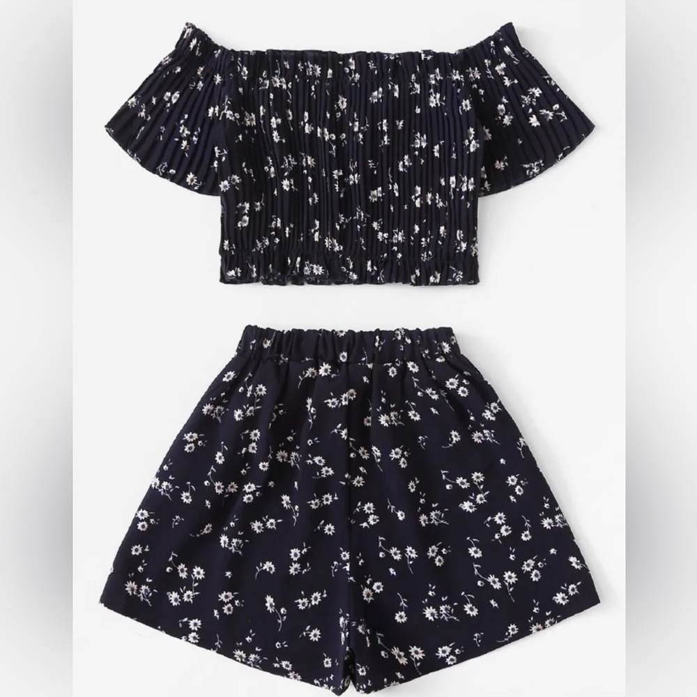 2 piece short set with pockets size m